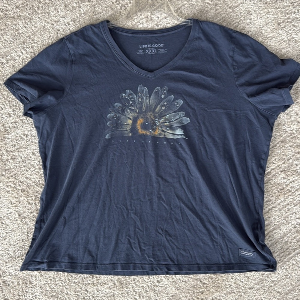 LIFE IS GOOD Women's Marine Blue Daisy Short Sleeve V-Neck- Size XXXL - Picture 7 of 10